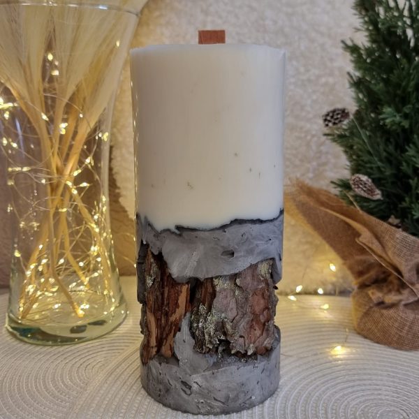 Svece apaļā ar koka mizu