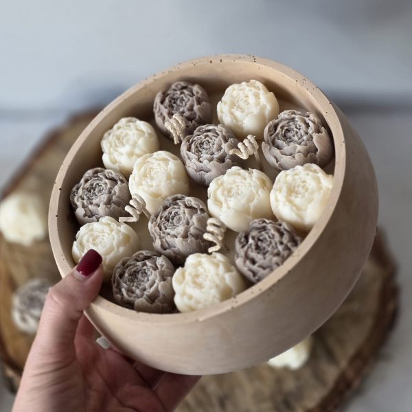 Svece peonijas ar exotisko augļu aromātu