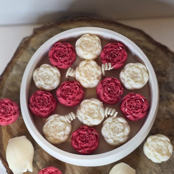 Svece peonijas ar ķirša aromātu